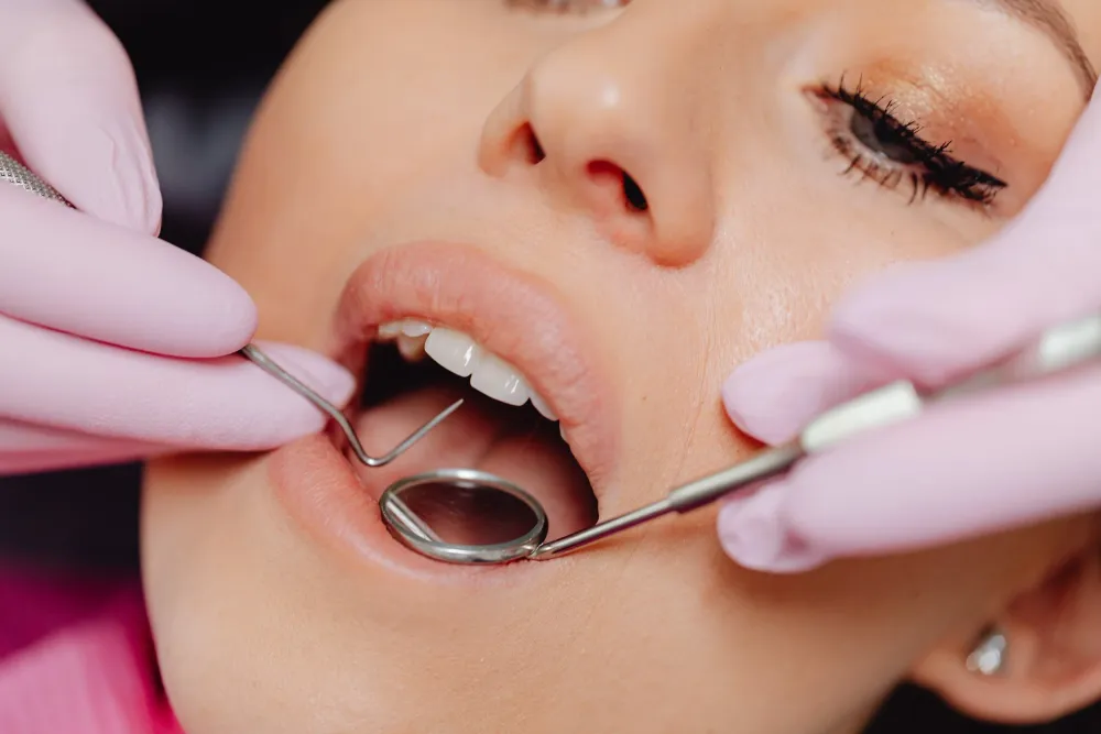Gentle dental cleaning with hand instruments